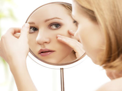 什么原因?qū)е铝似つw毛孔粗大? 什么原因?qū)е铝似つw毛孔粗大?